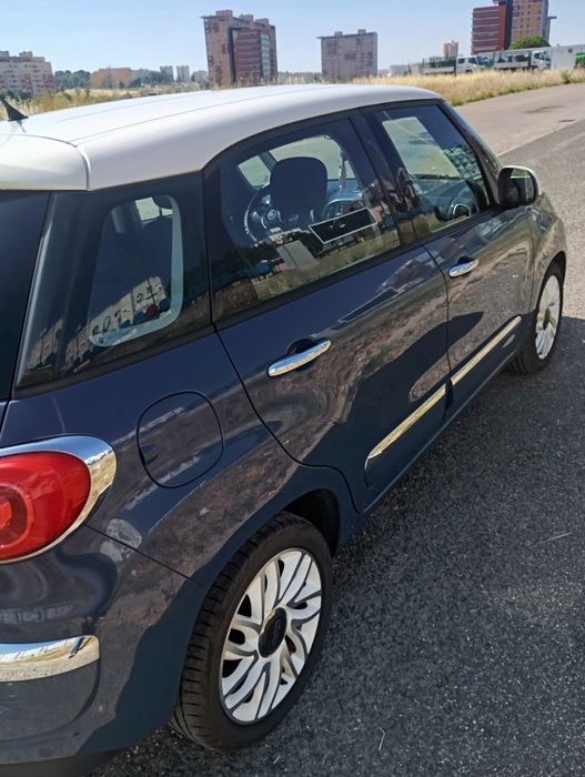 Vendo Fiat 500L.
