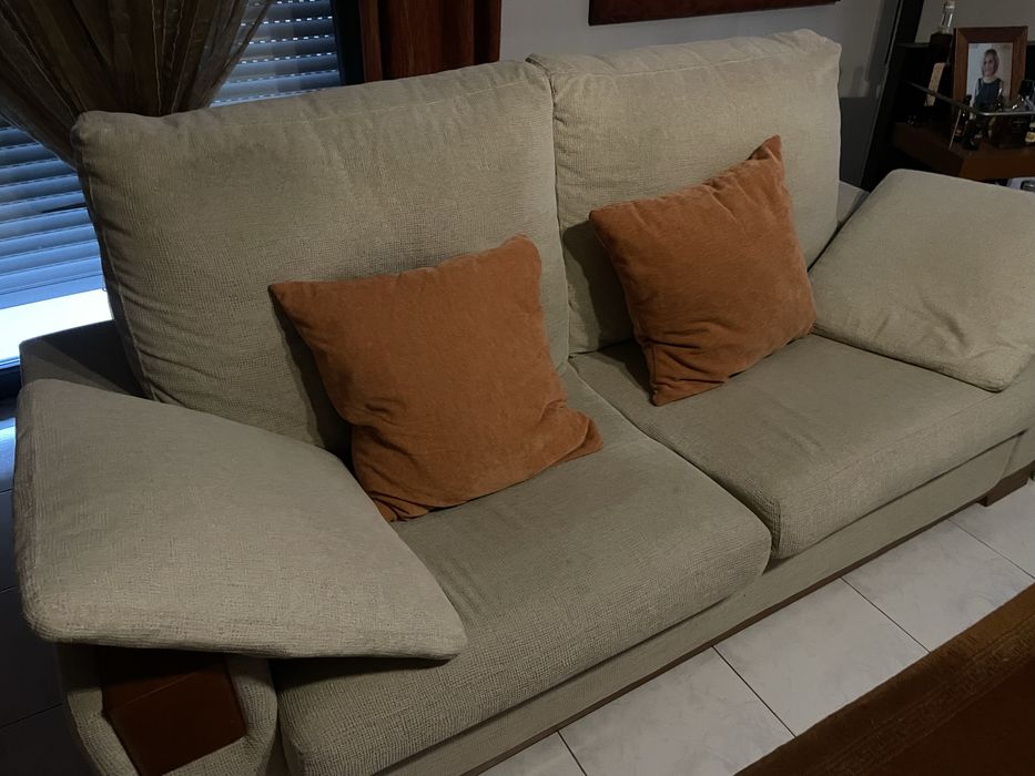 Conjunto de tres sofas