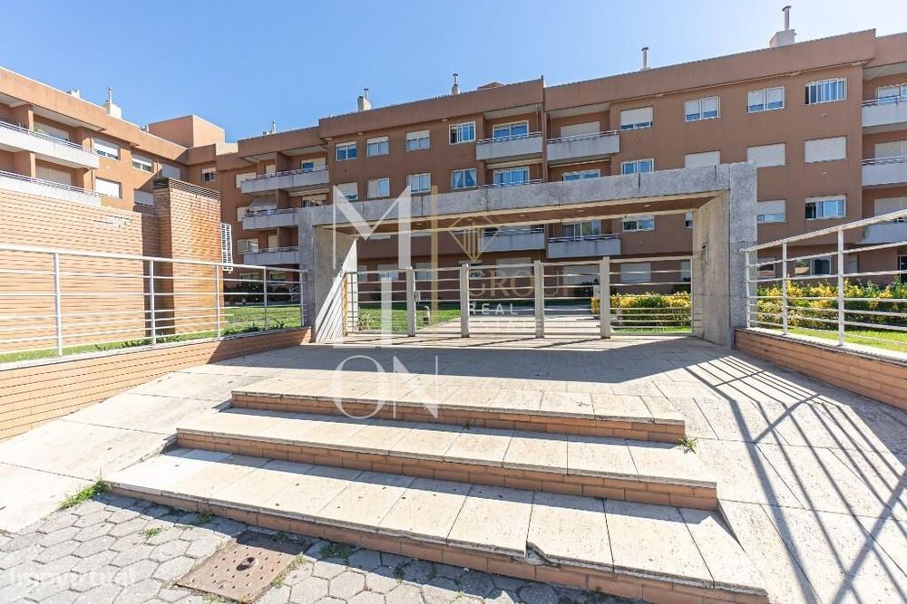 Apartamento T3, condomínio fechado - S. Félix da Marinha