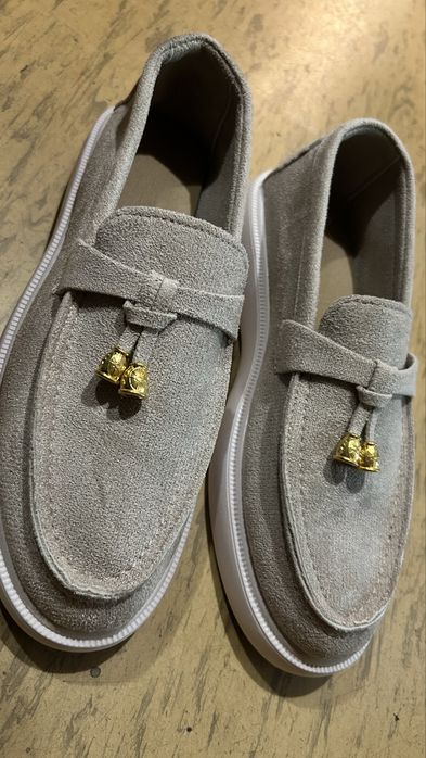 Продам лоферы женские