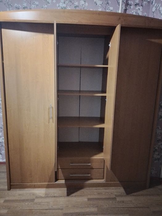 Платтяна шафа Шафа для одягу