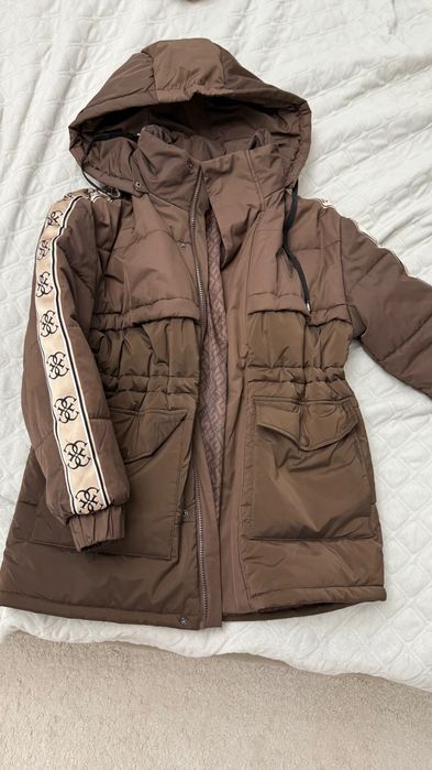 Куртка Guess (розмір m)