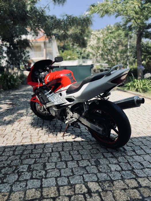 Honda CBR 600 F3 1998 – Tricolor – Completa – Sem documentos