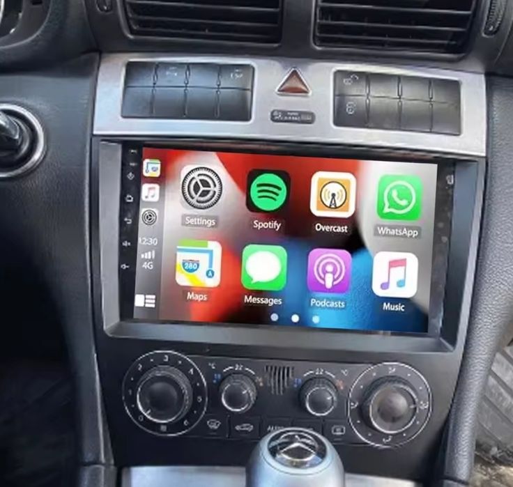 Rádio Mercedes W203/CLC + GPS + Carplay sem fios.