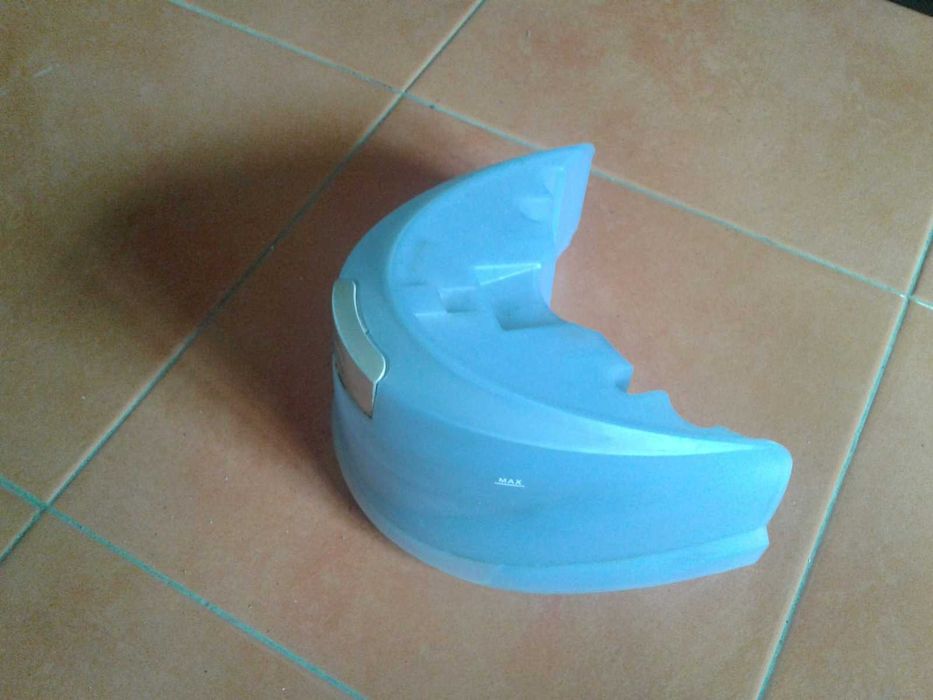 Reservatório de água para ferro de engomar QUIGG, NOVO!