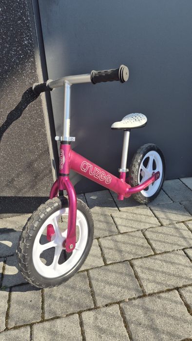 Sprzedam rowerek biegowy Cruzee różowy