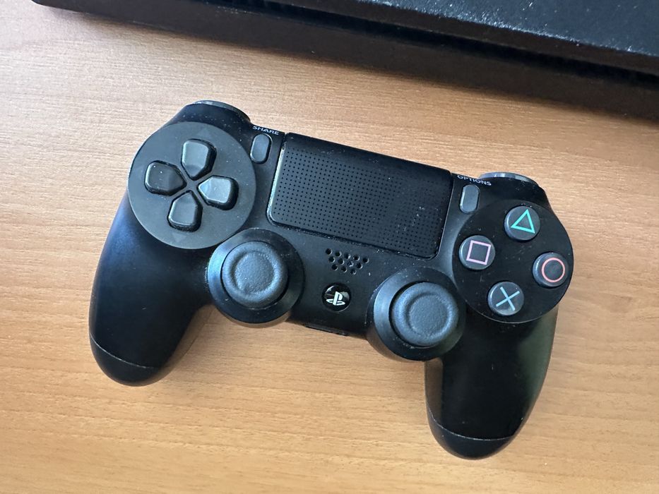 PS4 Slim 1Tb com comando