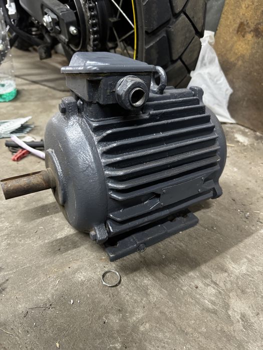 Електродвигун 2.2-2.5 кВт, 1500 об 380 вольт