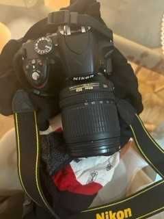 Máquina D3200 + AF-S NIKKOR 18-105 mm