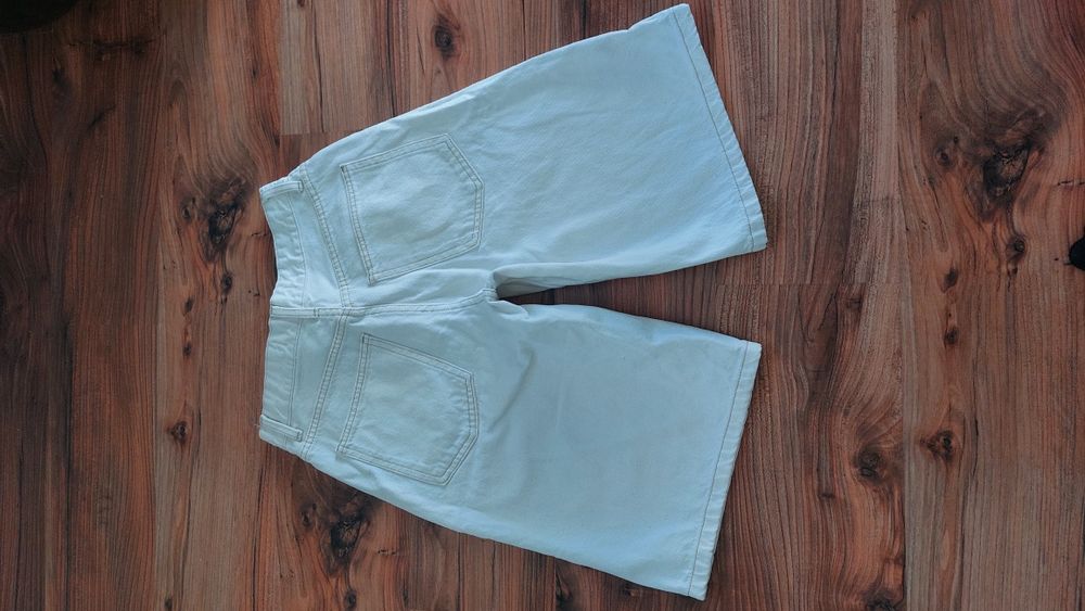 Białe bermudy szorty letnie spodenki damskie BERSHKA 34 XS 158 164