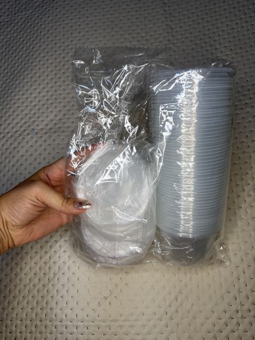 50 sztuk plastikowych pojemników z pokrywką