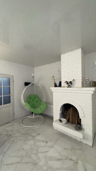 Продам дом 230 кв.м у реки С.Донец