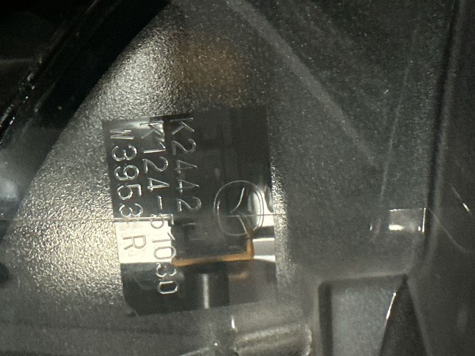 Продам пару оригинальных фар на Mazda Cx5 2018 адаптивные