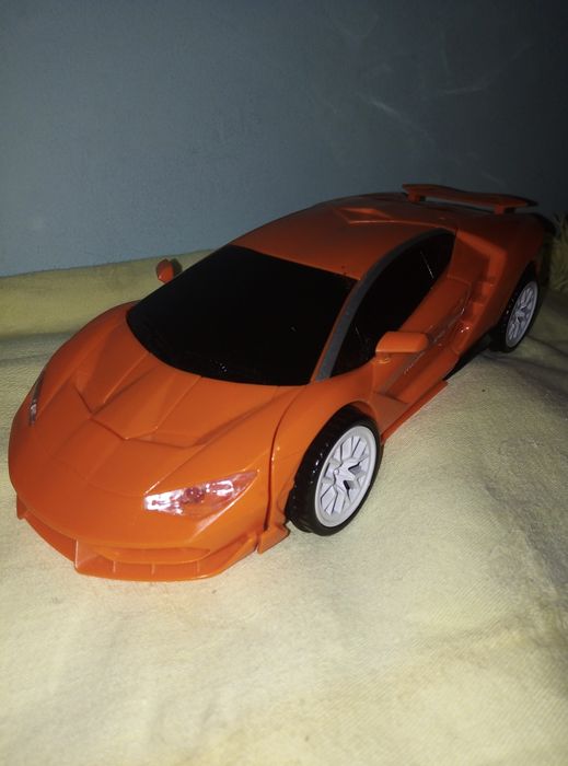 Машина-трансформер Lamborghini Centenario з музикою та світлом