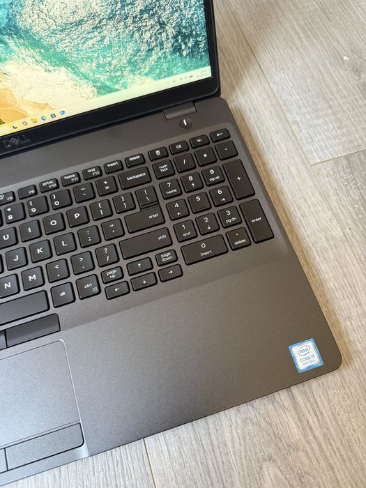 Laptop komputer Dell latitude 5500 i5 32GB 1TB SSD 15”