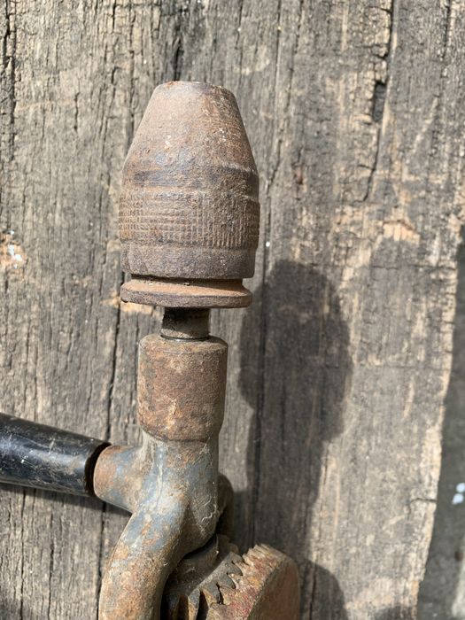 Продам ручну дрель.