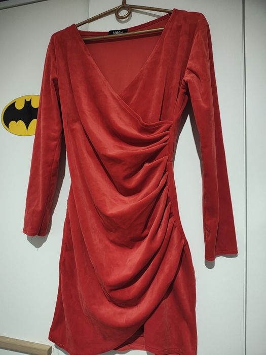 Sukienka welurowa damska