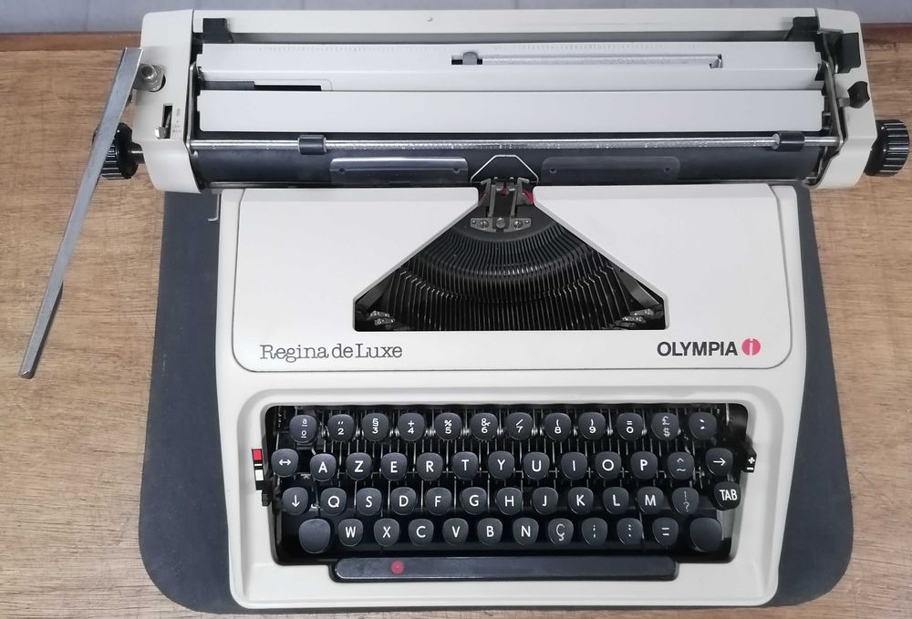 Maquina de escrever Olympia