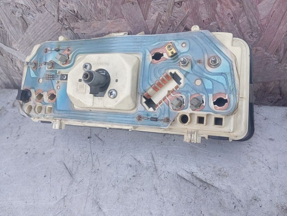 Щиток приборів Опель Кадет/ Аскона приладова панель щиток приборів