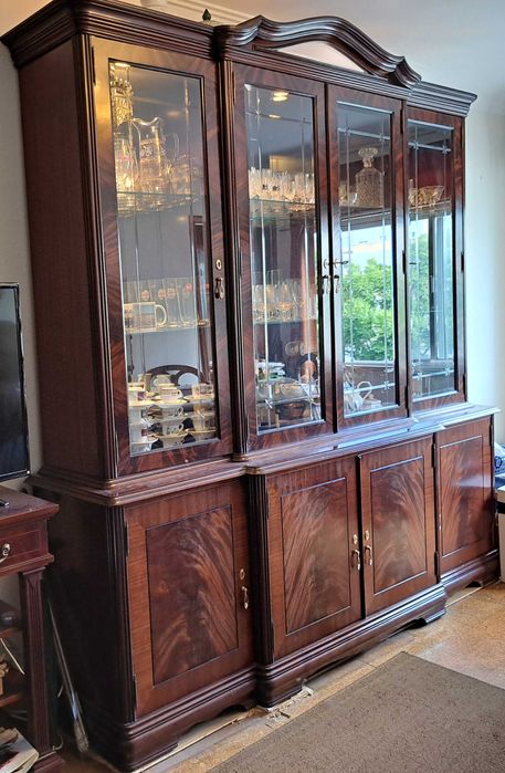 Movel de sala com cristaleira