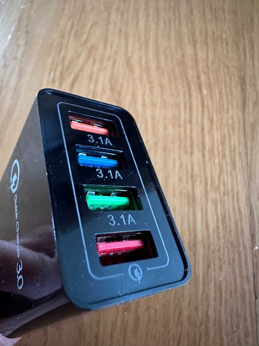 Ładowarka 4x USB Quick Charge