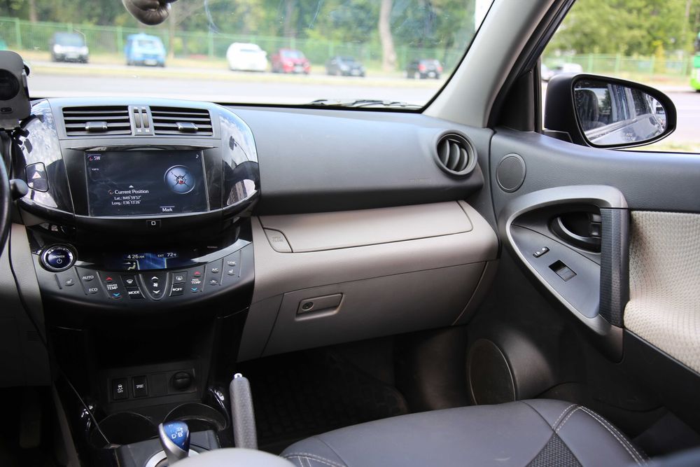 Продам Toyota RAV 4 EV