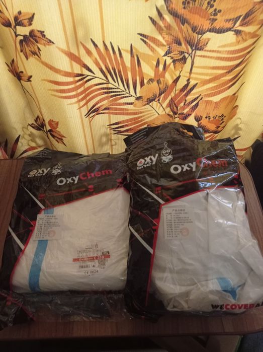 Два.мед.защитных.нов.комбинезона.