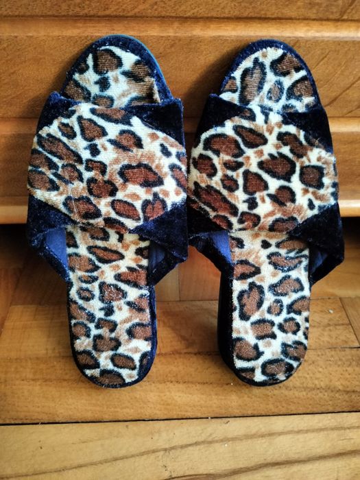 Obuwie damskie klapki domowe / pantofle, rozm. 35/36