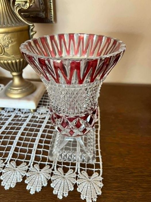 Wazon Kryształowy Szlifowany Rubin