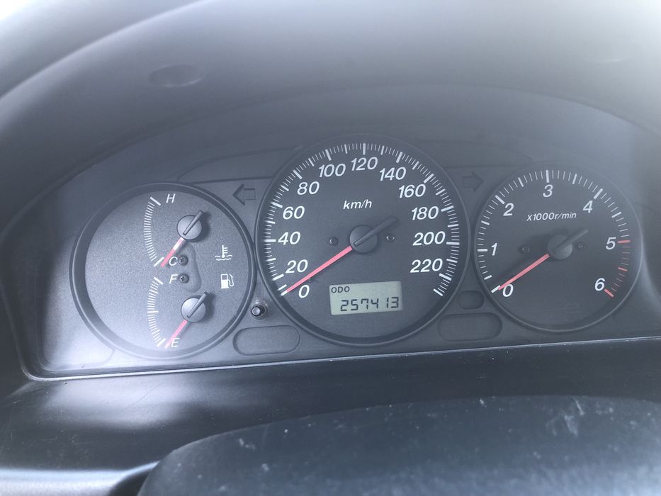 Продам Mazda 323