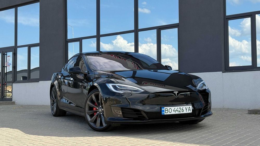 Tesla Model S 2019