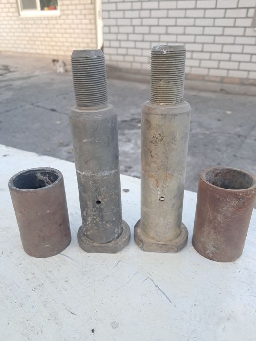 Палець ресори з втулкою