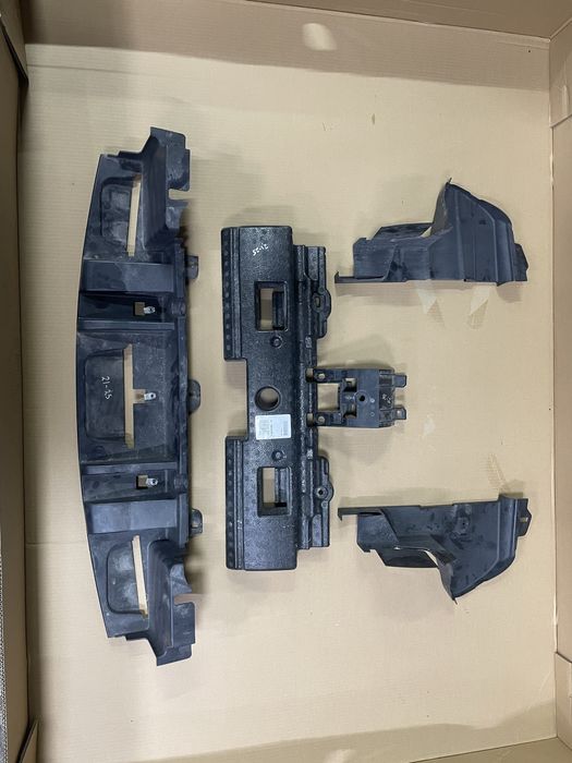 Дефлектори радіаторів абсорбер Dodge Durango