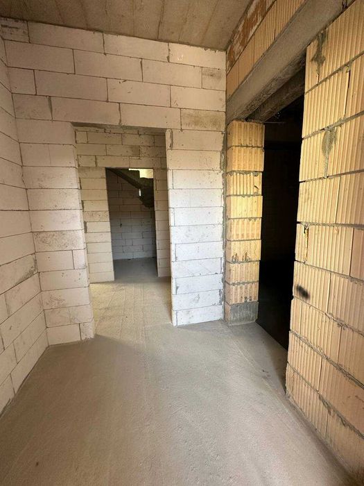 Продаж дуплексу, Заріччя