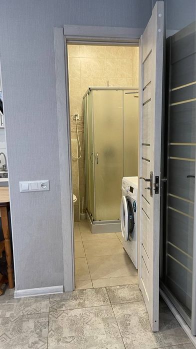 Продаж смарт-квартири з двориком с. Білогородка вул. Абрикосова, 40
