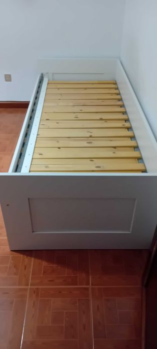 Cama dupla brimnes IKEA