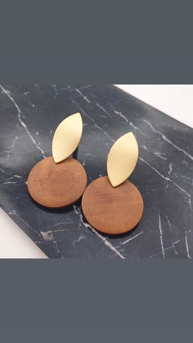 Brincos e acessórios