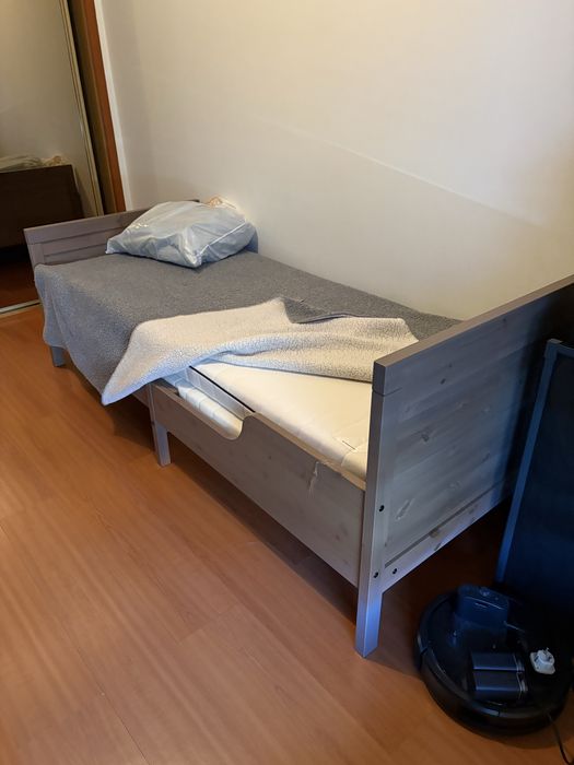 Cama com colchão de criança