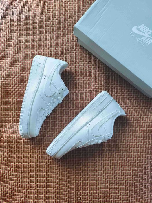 Białe trampki damskie marki Nike. Rozmiar 38