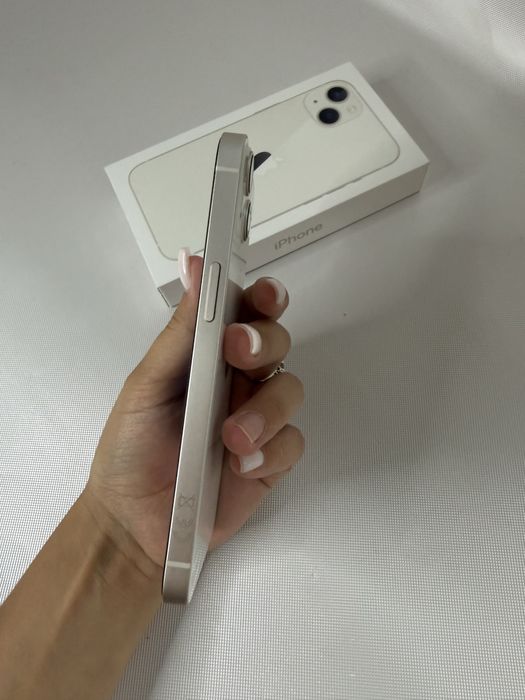 Продам IPhone 13