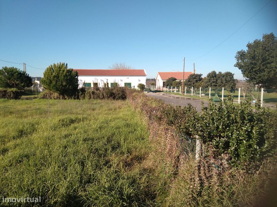 MoradiaT4 comercial C/ 1500m2  terreno na frente  em Brejos da Moita