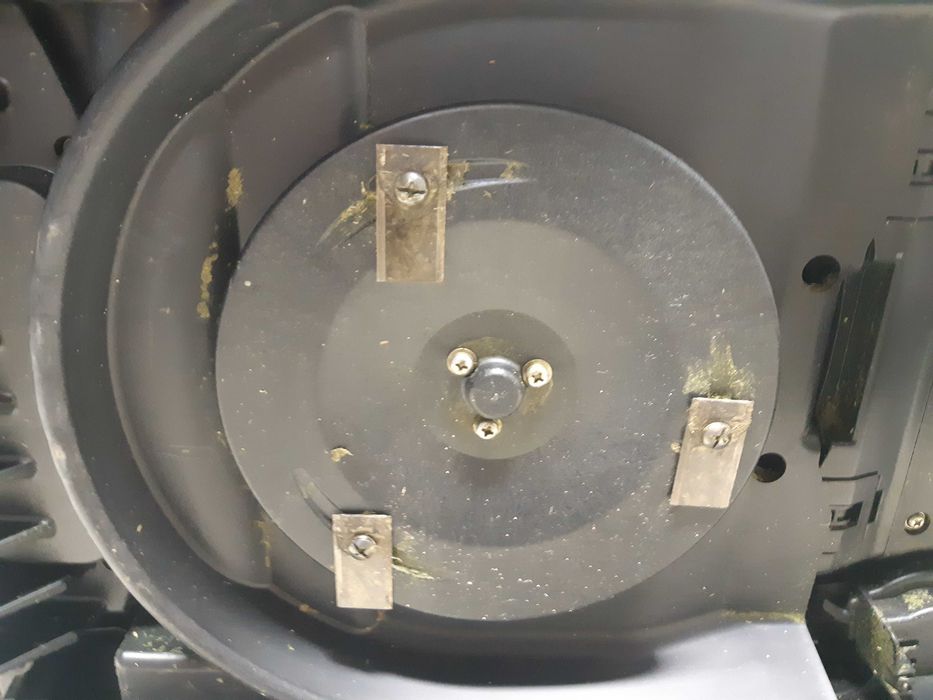 Agregat Robot  koszący Scheppach na 500 m2 18 cm Szerokości