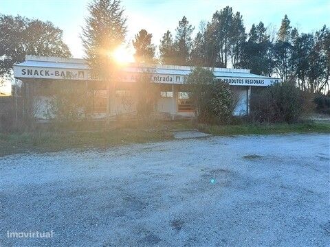 Armazém com 390 m2 no Nó da Ratoeira - Monte Alto