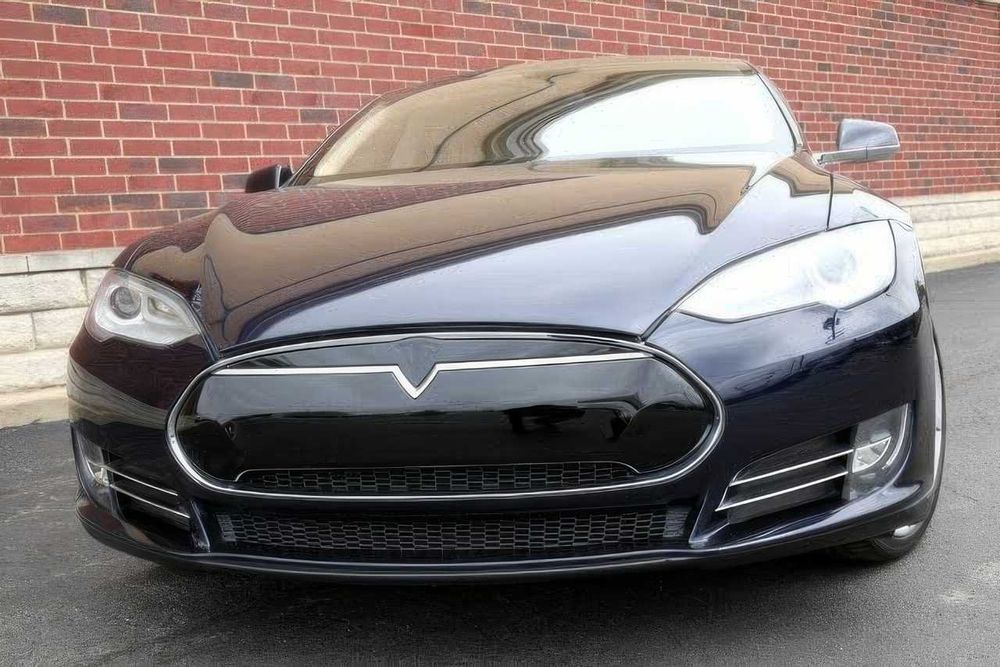 Tesla Model S      2014