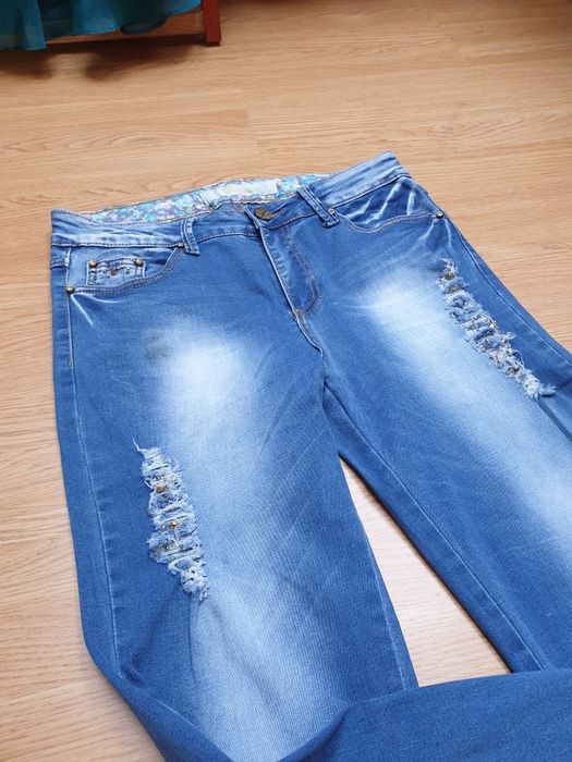 Śliczne spodnie jeansowe