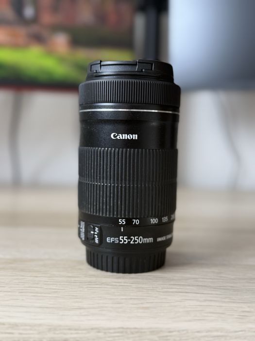 Canon EOS 250D + Objetivas EF-S 18-55mm IS STM e EF-S 55-250mm IS STM | Garantia até 11/2026