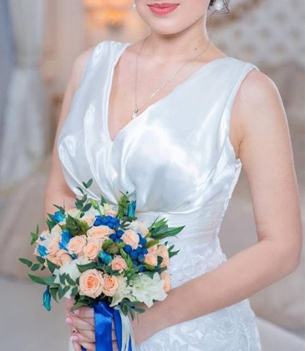 Весільне плаття міді