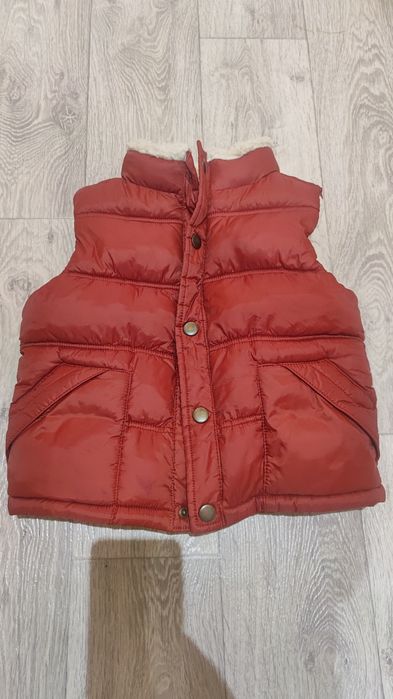 Продам дитячу жилетку на 5-6 років