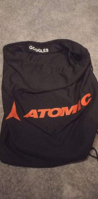 Kask Atomic + pokrowiec