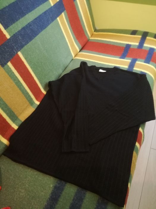 Sweter męski w serek